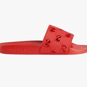 GUCCI Rubber GG Logo Slide in Red